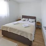 Nu Sea View Подстрана