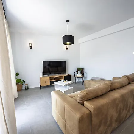 Nu Sea View Apartment *